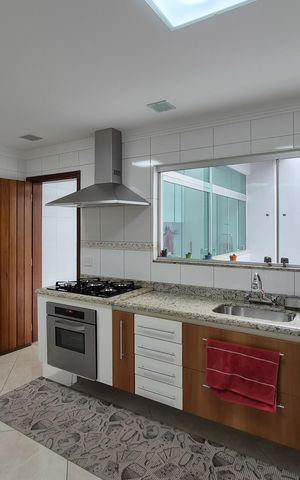 Casa à venda com 217m², 3 quartos e 5 vagascozinha