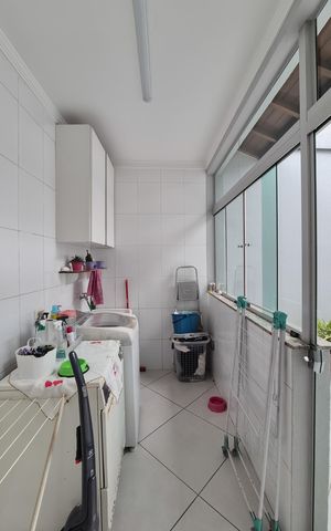 Casa à venda com 217m², 3 quartos e 5 vagasÁrea de Serviço