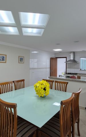 Casa à venda com 217m², 3 quartos e 5 vagascozinha