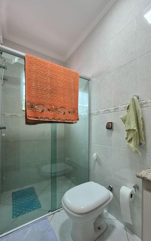 Casa à venda com 217m², 3 quartos e 5 vagasBanheiro da Suíte 2