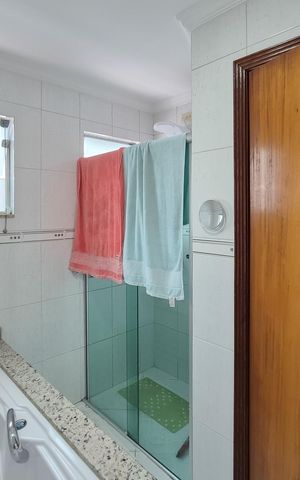 Casa à venda com 217m², 3 quartos e 5 vagasBanheiro da Suíte 1