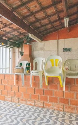 Casa à venda com 180m², 2 quartos e 5 vagas Casa à venda com 180m², 2 quartos e 5 vagasChurrasqueira