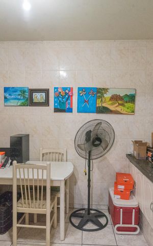 Casa à venda com 180m², 2 quartos e 5 vagas Casa à venda com 180m², 2 quartos e 5 vagasEdícila - Cozinha