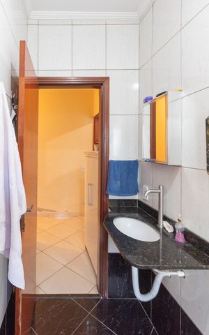 Casa à venda com 180m², 2 quartos e 5 vagas Casa à venda com 180m², 2 quartos e 5 vagasBanheiro
