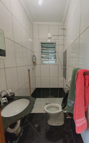 Casa à venda com 180m², 2 quartos e 5 vagas Casa à venda com 180m², 2 quartos e 5 vagasBanheiro da Suíte