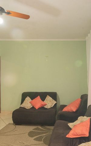 Casa à venda com 180m², 2 quartos e 5 vagas Casa à venda com 180m², 2 quartos e 5 vagasSala
