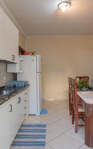 Casa à venda com 180m², 2 quartos e 5 vagas Casa à venda com 180m², 2 quartos e 5 vagasCozinha