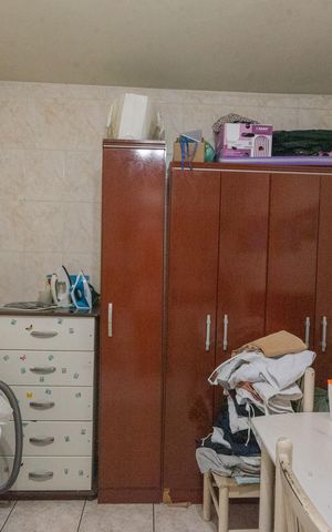 Casa à venda com 180m², 2 quartos e 5 vagas Casa à venda com 180m², 2 quartos e 5 vagasEdícila - Cozinha