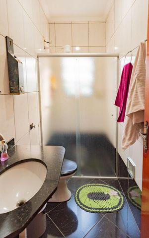 Casa à venda com 180m², 2 quartos e 5 vagas Casa à venda com 180m², 2 quartos e 5 vagasBanheiro