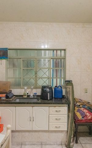 Casa à venda com 180m², 2 quartos e 5 vagas Casa à venda com 180m², 2 quartos e 5 vagasEdícila - Cozinha