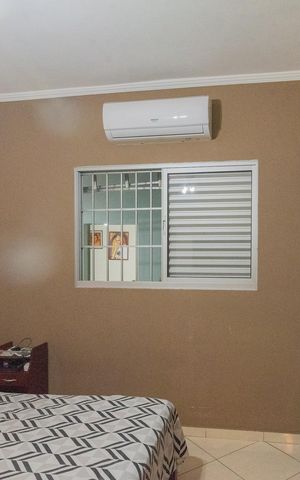 Casa à venda com 180m², 2 quartos e 5 vagas Casa à venda com 180m², 2 quartos e 5 vagasSuíte