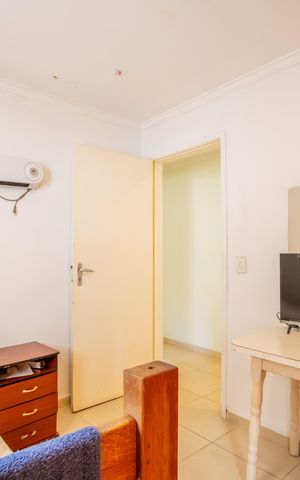 Casa à venda com 310m², 3 quartos e 2 vagas Casa à venda com 310m², 3 quartos e 2 vagasQuarto 2
