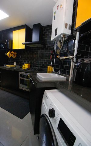 Apartamento à venda com 55m², 2 quartos e 1 vagaCozinha e Área de Serviço