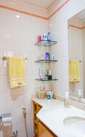 Apartamento à venda com 211m², 4 quartos e 3 vagas Apartamento à venda com 211m², 4 quartos e 3 vagasBanheiro da Suíte 2