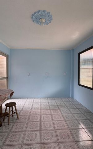 Casa à venda com 130m², 3 quartos e 1 vaga Casa à venda com 130m², 3 quartos e 1 vagaSala