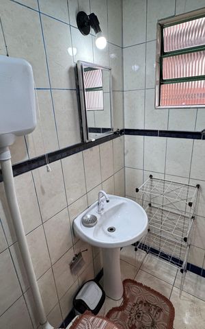 Casa à venda com 130m², 3 quartos e 1 vaga Casa à venda com 130m², 3 quartos e 1 vagaBanheiro de Serviço