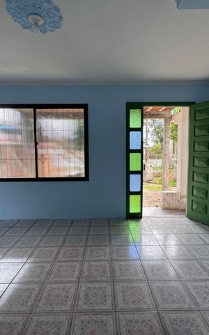 Casa à venda com 130m², 3 quartos e 1 vaga Casa à venda com 130m², 3 quartos e 1 vagaSala