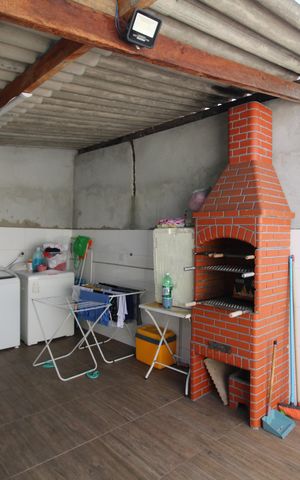 Casa à venda com 150m², 3 quartos e 1 vagaÁrea de Serviço