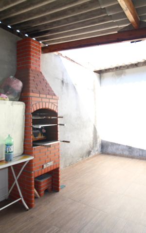 Casa à venda com 150m², 3 quartos e 1 vagaÁrea de Serviço