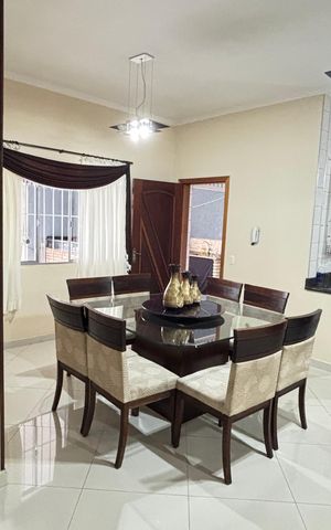 Casa à venda com 225m², 3 quartos e 4 vagas Casa à venda com 225m², 3 quartos e 4 vagasCopa