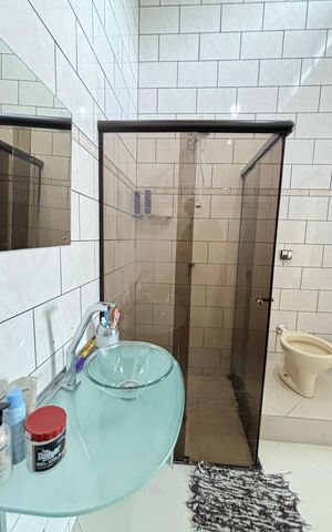 Casa à venda com 225m², 3 quartos e 4 vagas Casa à venda com 225m², 3 quartos e 4 vagasBanheiro da Suíte