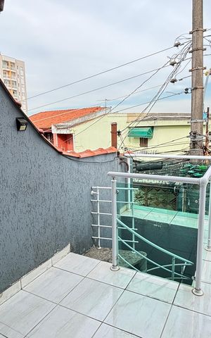 Casa à venda com 225m², 3 quartos e 4 vagas Casa à venda com 225m², 3 quartos e 4 vagasQuarto 2 Varanda