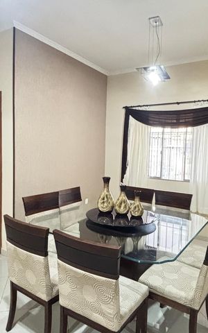 Casa à venda com 225m², 3 quartos e 4 vagas Casa à venda com 225m², 3 quartos e 4 vagasCopa