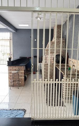 Casa à venda com 225m², 3 quartos e 4 vagas Casa à venda com 225m², 3 quartos e 4 vagasÁrea de Serviço