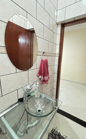 Casa à venda com 225m², 3 quartos e 4 vagas Casa à venda com 225m², 3 quartos e 4 vagasLavabo