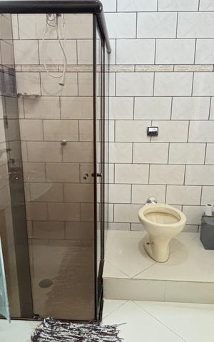 Casa à venda com 225m², 3 quartos e 4 vagas Casa à venda com 225m², 3 quartos e 4 vagasBanheiro da Suíte