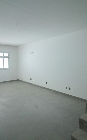 Casa à venda com 144m², 3 quartos e 2 vagas Casa à venda com 144m², 3 quartos e 2 vagasSala