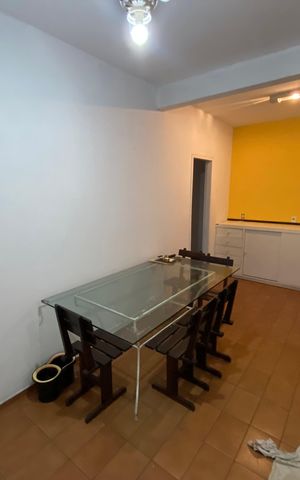 Casa à venda com 130m², 2 quartos e 4 vagas Casa à venda com 130m², 2 quartos e 4 vagasSala