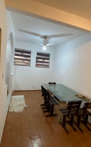 Casa à venda com 130m², 2 quartos e 4 vagas Casa à venda com 130m², 2 quartos e 4 vagasSala