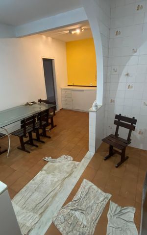 Casa à venda com 130m², 2 quartos e 4 vagas Casa à venda com 130m², 2 quartos e 4 vagasSala