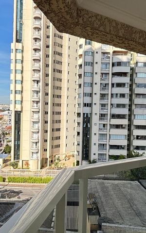 Apartamento à venda com 61m², 2 quartos e 1 vaga Apartamento à venda com 61m², 2 quartos e 1 vagaSala - Varanda