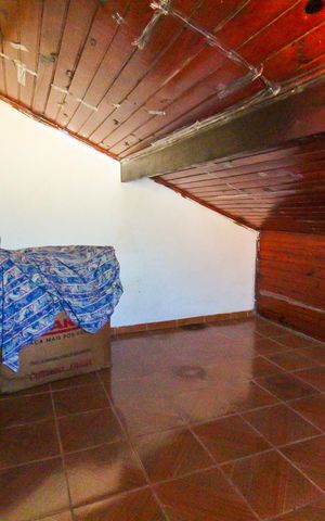 Casa à venda com 187m², 5 quartos e 2 vagas Casa à venda com 187m², 5 quartos e 2 vagasSótão