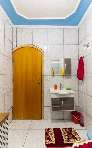 Casa à venda com 187m², 5 quartos e 2 vagas Casa à venda com 187m², 5 quartos e 2 vagasBanheiro 2