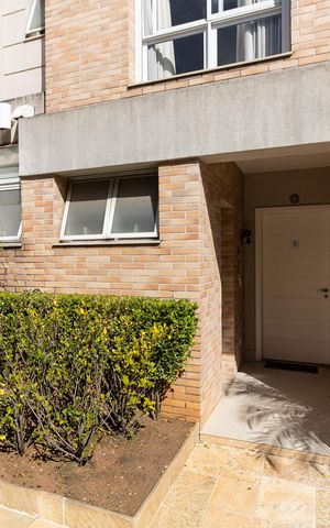 Casa de condomínio à venda com 240m², 3 quartos e 3 vagas Casa de condomínio à venda com 240m², 3 quartos e 3 vagasÁrea Comum