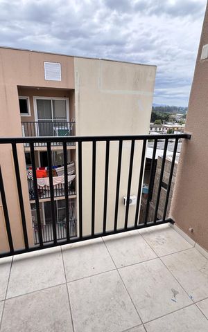 Apartamento à venda com 53m², 2 quartos e 1 vaga Apartamento à venda com 53m², 2 quartos e 1 vagaVaranda