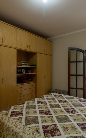 Casa à venda com 212m², 4 quartos e 2 vagas Casa à venda com 212m², 4 quartos e 2 vagasSuíte