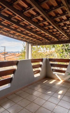 Casa à venda com 212m², 4 quartos e 2 vagas Casa à venda com 212m², 4 quartos e 2 vagasVaranda da Suíte