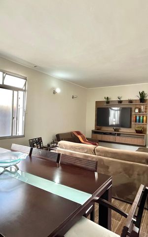 Casa à venda com 270m², 4 quartos e 4 vagas Casa à venda com 270m², 4 quartos e 4 vagasSala