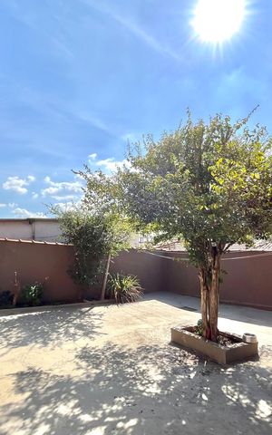 Casa à venda com 270m², 4 quartos e 4 vagas Casa à venda com 270m², 4 quartos e 4 vagasQuintal