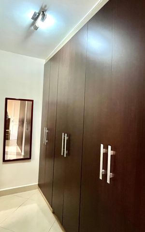 Casa à venda com 270m², 4 quartos e 4 vagas Casa à venda com 270m², 4 quartos e 4 vagasCloset da suíte