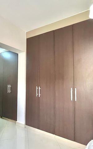 Casa à venda com 270m², 4 quartos e 4 vagas Casa à venda com 270m², 4 quartos e 4 vagasSuite