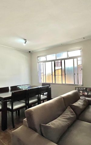 Casa à venda com 270m², 4 quartos e 4 vagas Casa à venda com 270m², 4 quartos e 4 vagasSala