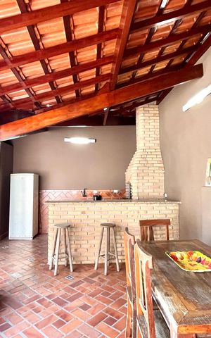 Casa à venda com 270m², 4 quartos e 4 vagas Casa à venda com 270m², 4 quartos e 4 vagasChurrasqueira