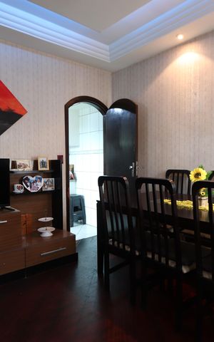Casa à venda com 190m², 4 quartos e 4 vagasSala