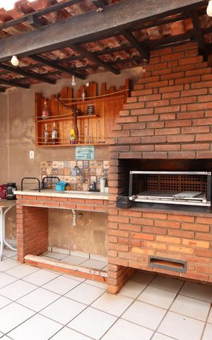 Casa à venda com 190m², 4 quartos e 4 vagasQuintal