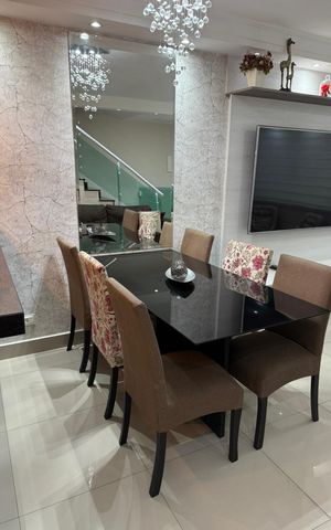 Casa de condomínio à venda com 130m², 3 quartos e 2 vagas Casa de condomínio à venda com 130m², 3 quartos e 2 vagasSala